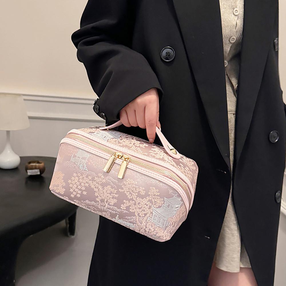 Chinese Style Portable Cosmetic Bag Women's Outdoor Travel Skincare Bags Gifts Butterfly Embroidery Makeup Bag Storage Organizer