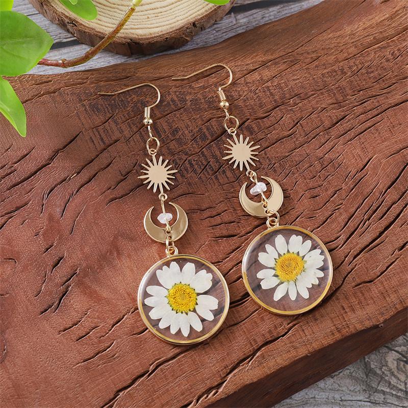 1Pair Creative White Daisy Pressed Studs Earring Boho Style Pressed Flower Earrings Vintage Fashion Ear Jewelry Party Gift