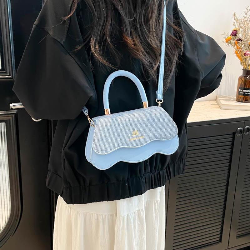 Casual Portable Small Square Bag Trendy Retro Small Bag Women's 2025 Summer New Fashion Casual Popular Messenger Bag