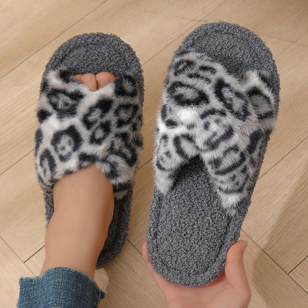 Damenmode flauschige Baumwollpantoffeln mit dicker Sohle und Leopardenmuster für die neue Saison