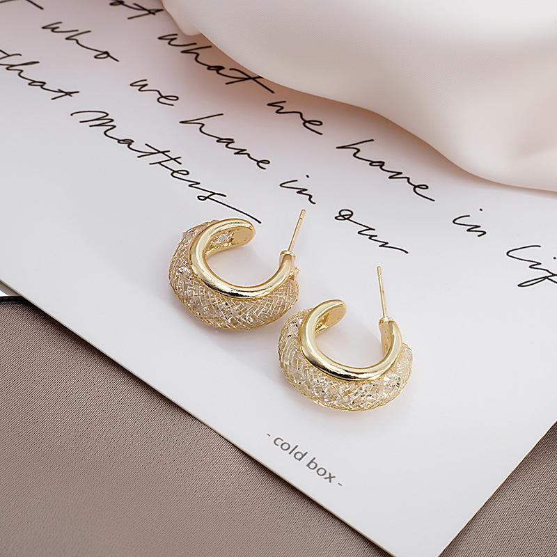 Chic and Elegant Metal Minimalist Earrings with Exquisite C-Shaped Ring and Zircon Border