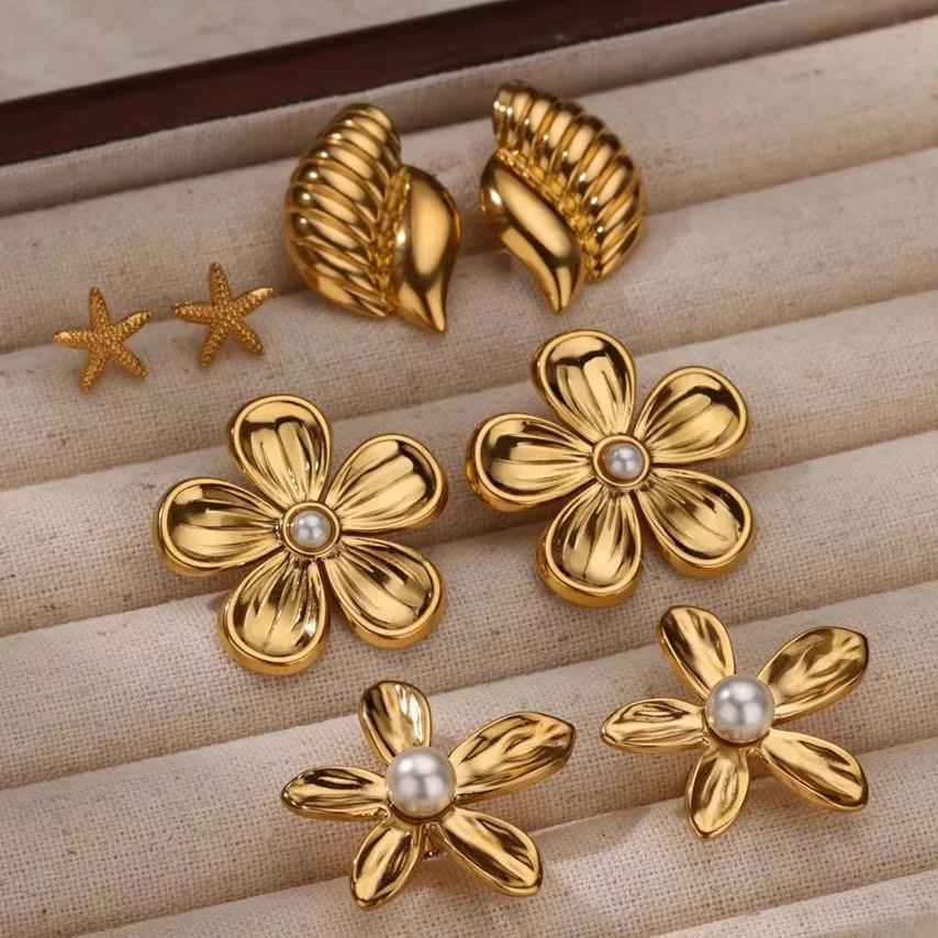 Farberhaltende Titanstahl-Blume mit Perlen eingelegt Ohrringe übertriebener Schmuck Blütenblatt-Schmuck Schmuck im Retro-Stil Charge