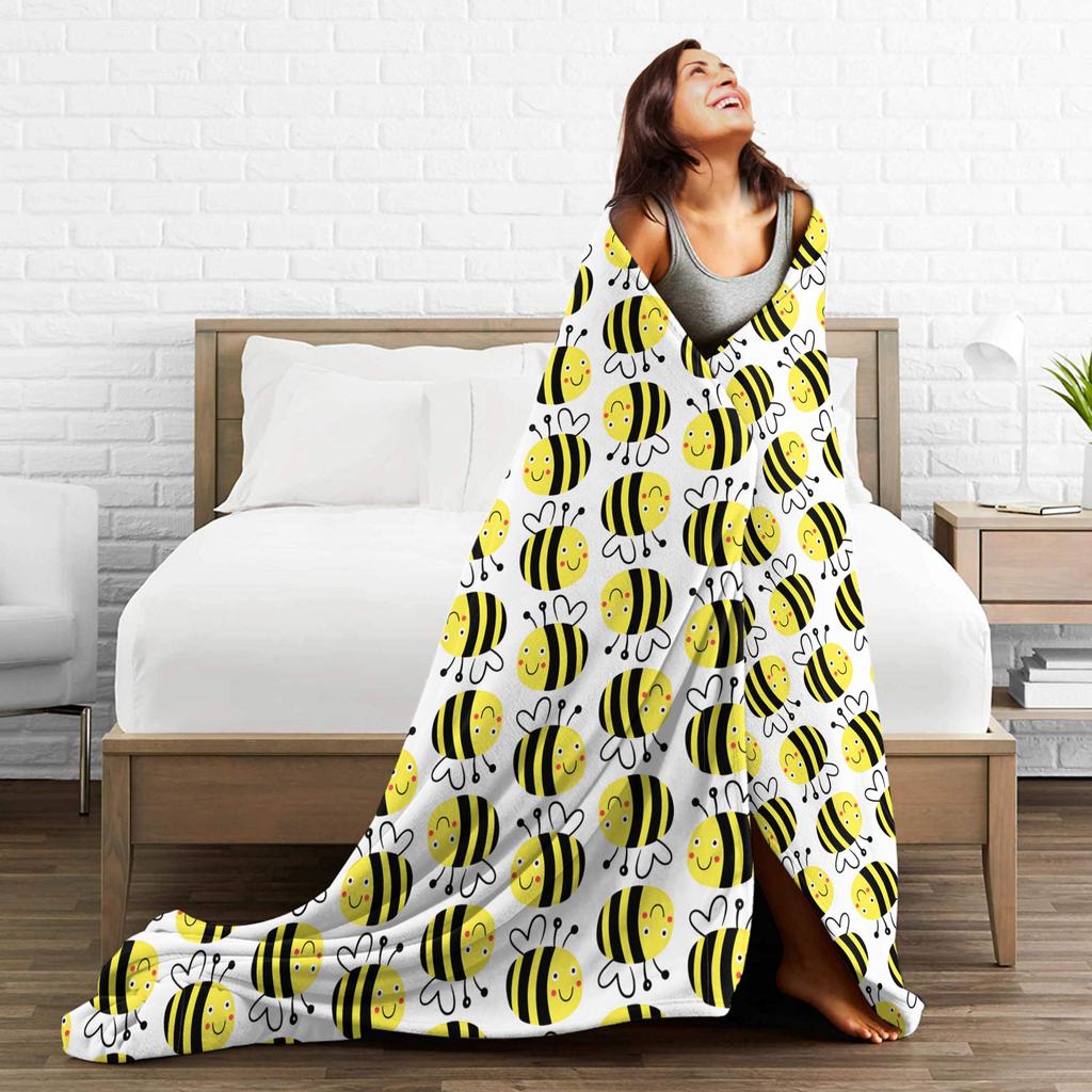 Bee in honeycomb and flowers Blankets Soft Warm Print Plush Throw Blanket For Living Room Camping Flannel Bedspread Bed Cover