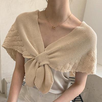 Gilet floreale traforato a maglia cava Primavera/Estate con maniche a spalla e dettaglio nodo - Scialle leggero per ambienti climatizzati.