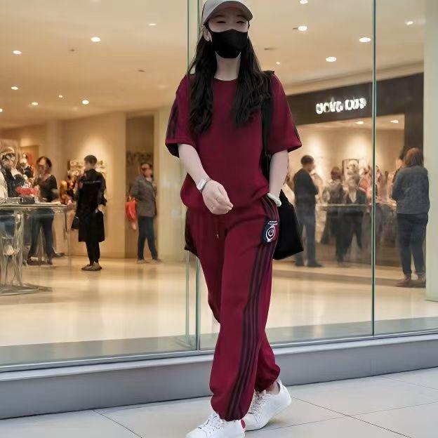 

Women s Plus Size Striped Casual Sportswear Set, Korean-Style Loose-Fit Round Neck Short Sleeve Top & Wide Leg Pants - Summer Collection. XL вино красного