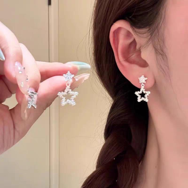 Exquisite and Fashionable Hollow Star Pendant Earrings, Suitable for Women's Daily Wear, Party Jewelry Gifts