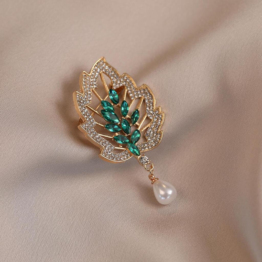 2026 High-End Butterfly Brooch: Elegant Summer Accessory for Shirts and Suits