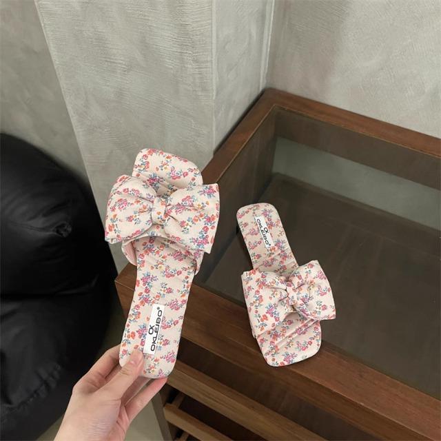 

Тапочки в сказочном стиле женские летние 2025 новая мода цветочный темперамент с юбкой плоская подошва приморские пляжные сандалии 40
