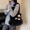 Plush bag women's 2025 new autumn and winter popular fashion lazy relaxation commuter tote bag messenger bag