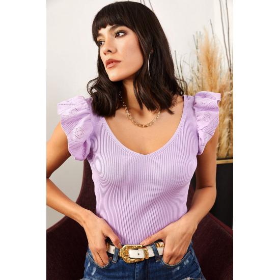 Damen-Strickbluse mit Rüschen vorne und hinten, V-Ausschnitt und Schultern