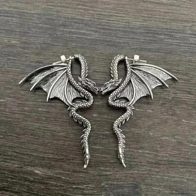 Fashion Punk Flying Dragon Earrings for Men and Women Creative New Gothic Removable Earrings Retro Ethnic Style Jewellery Gifts