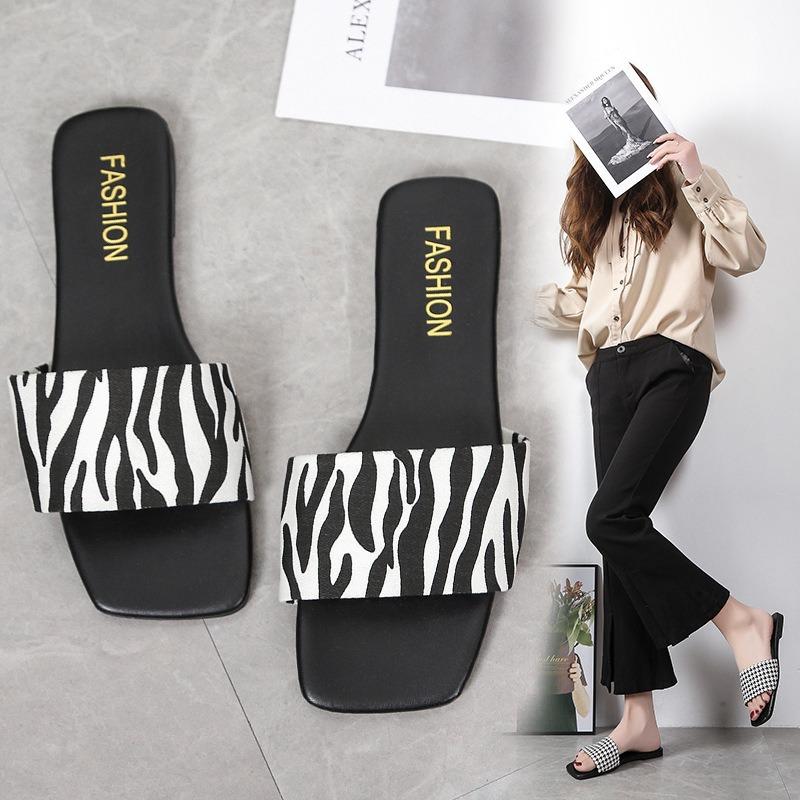 Flat Bottom Slippers Female Summer New Checkerboard Checkerboard Beach One Word Cool Slippers Female