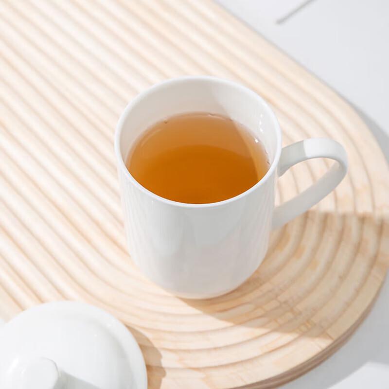Jingdezhen Bone China Tea Mug with Lid and Handle