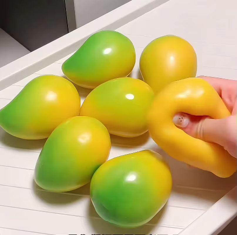 Temperaturfarbwechselndes Mango-Quetschspielzeug, Neuheit, Flüssige Formbare, Weiche, Dehnbare Stressabbau-, Dekompressionsspielzeug für Erwachsene