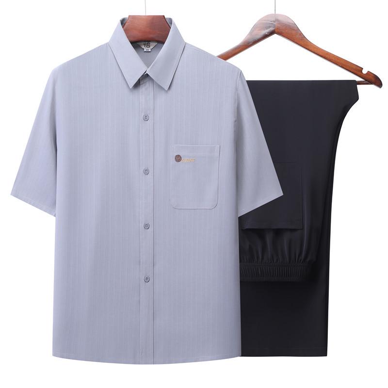 

Мужской летний жаккардовый комплект из двух предметов из ледяного шелка: Свободная рубашка с коротким рукавом и повседневные брюки для среднего и пожилого возраста 175 (Weight 135-155 kg)