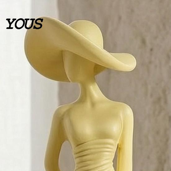 Accenti per la Casa Nordica Statua di Donna, Scultura Artistica in Resina per Decorazione di Soggiorno, Mensola, Statuetta Femminile Moderna, Pezzo con Cappello a Tesa Larga Regalo per Inaugurazione Casa