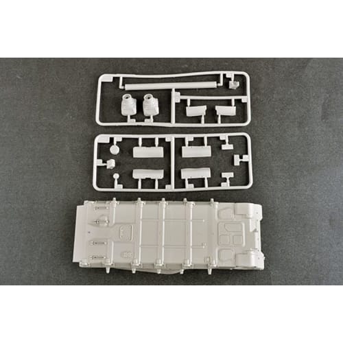 Trumpeter 1/35 scale Russian Navy Infantry T-80BVM Main Battle Tank Plastic Model Kit 09588