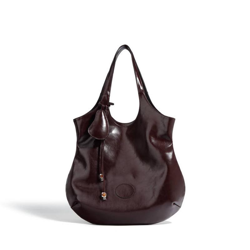

Niche design women s bags, large-capacity fragrant pear bags, real cowhide versatile single shoulder underarm tote bags
