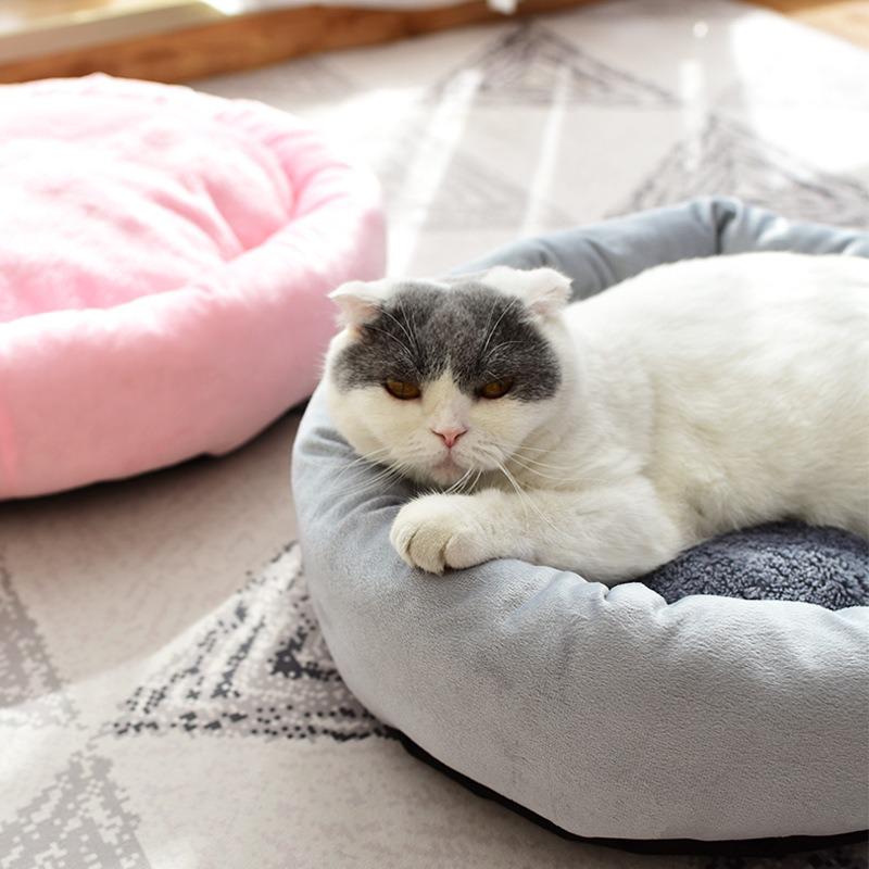 Round Pet Bed: Foldable, Washable, Warm Pad for Cats, Kittens, Puppies, and Dogs - Suitable for Autumn and Winter.
