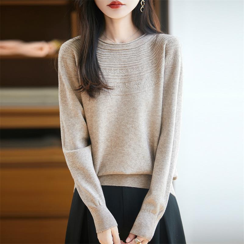 The New Autumn and Winter Style of Rolled-up Round-neck Loose-fitting Pullover Knitted Sweater with Long Sleeves Can Be Worn As A Base Layer