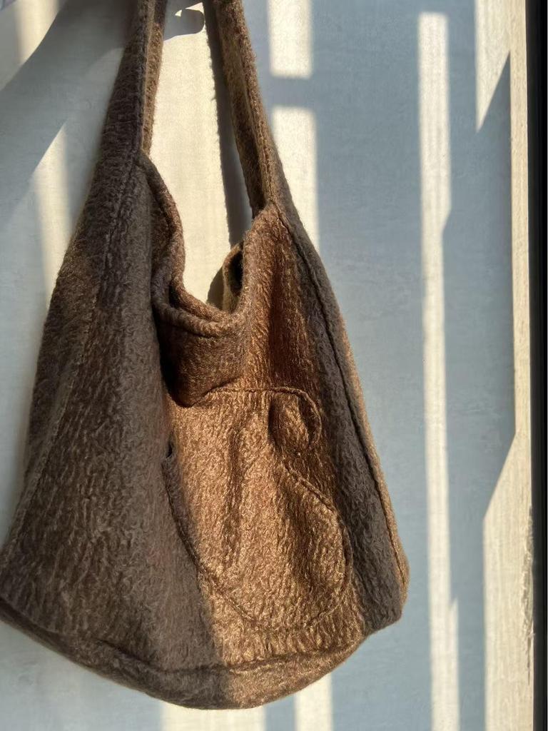 Korean Style Textured Wool Tote: Large-Capacity, Versatile Handheld/Shoulder Bag for Commuters