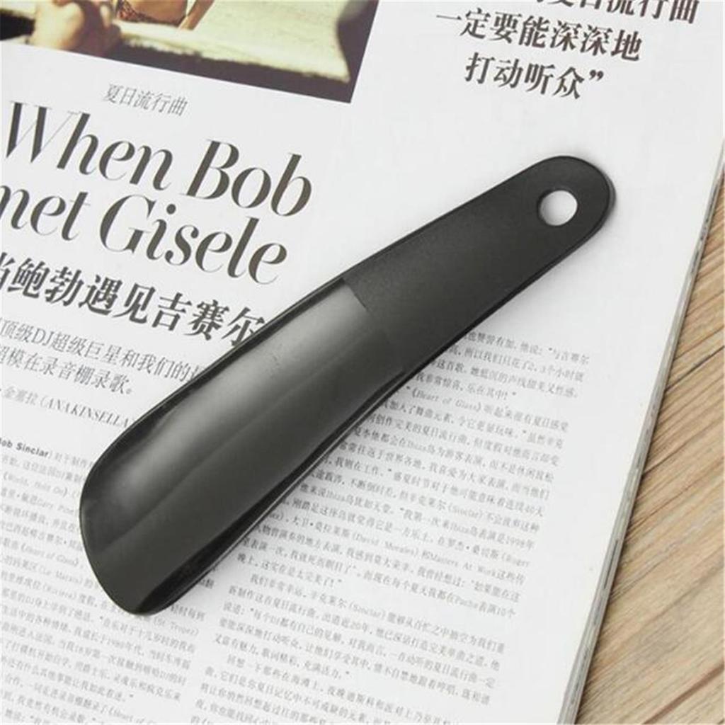 1/4 pz 16 cm Plastica Nera Cucchiaio Calzascarpe Forma a Cucchiaio Calzascarpe Sollevascarpe Flessibile Robusto Antiscivolo da Viaggio Portatile Mini Calzascarpe Pigri