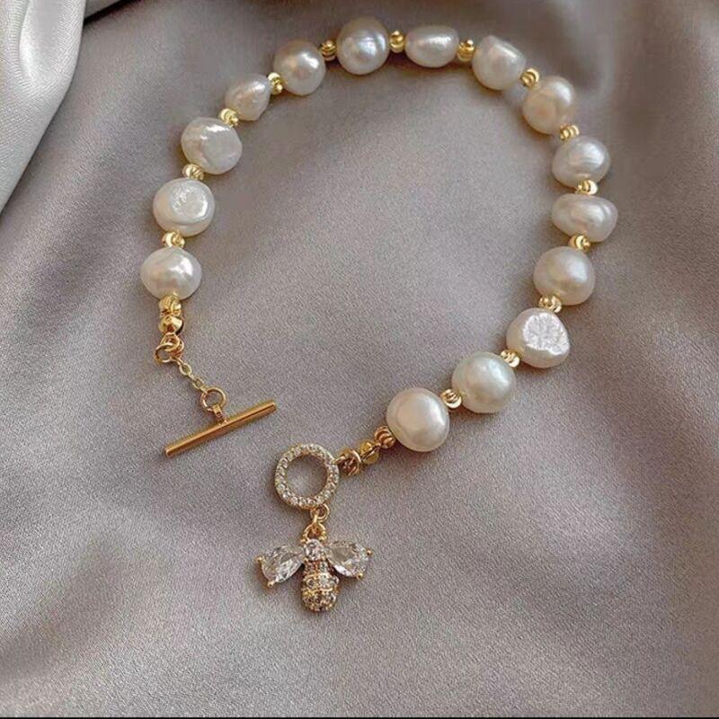 Baroque Freshwater Pearl Bee Charm Bracelet With Zircon Inlay Minimalist Womens Jewelry Accessory