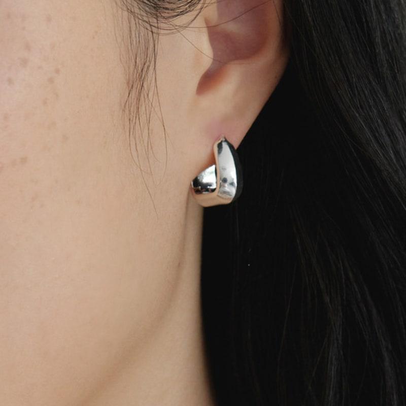 Byweekend Triangle Earring