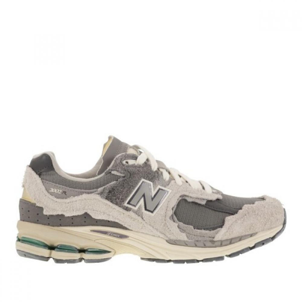 

New Balance Low Top Sneakers M2002 Rda US4.5