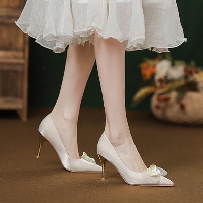 Nischen-Französische Hochzeitsschuhe, Damen Xiuhe Hochzeitskleid zwei Tragevarianten Temperament High Heels, Brautjungfernschuhe, dünne Absätze, Einzelne Schuhe, Satin Einzelne Schuhe