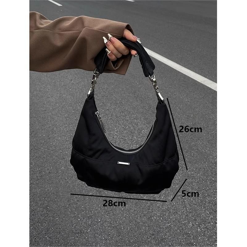 Mote Trendy Dameskuldervesker Casual Dame Nylon Hobovesker Små Svarte Håndvesker Vintage Dame Underarmsvesker Ny
