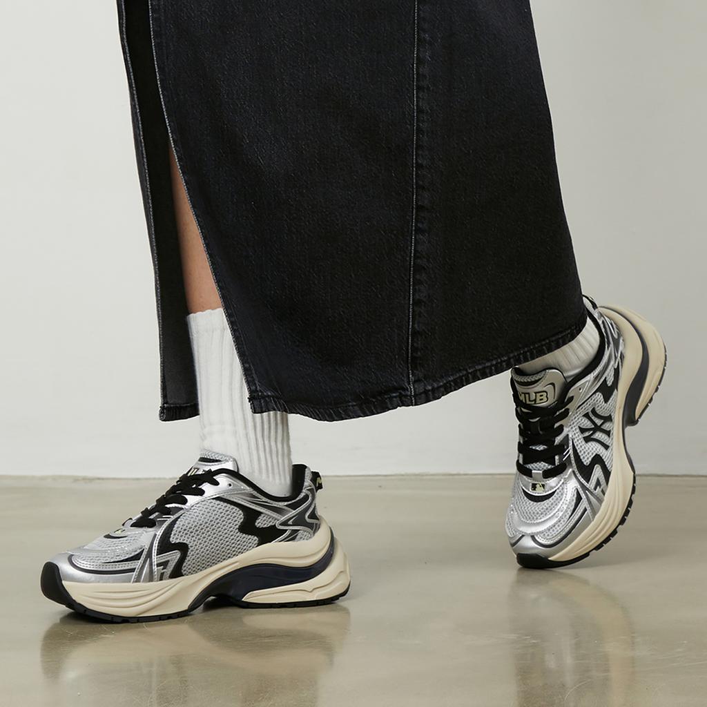 New MLB New York Yankees Abrasion Resistant Low Top Running Shoes Unisex Millennium Silver 3ARNSPL4N-50SIS