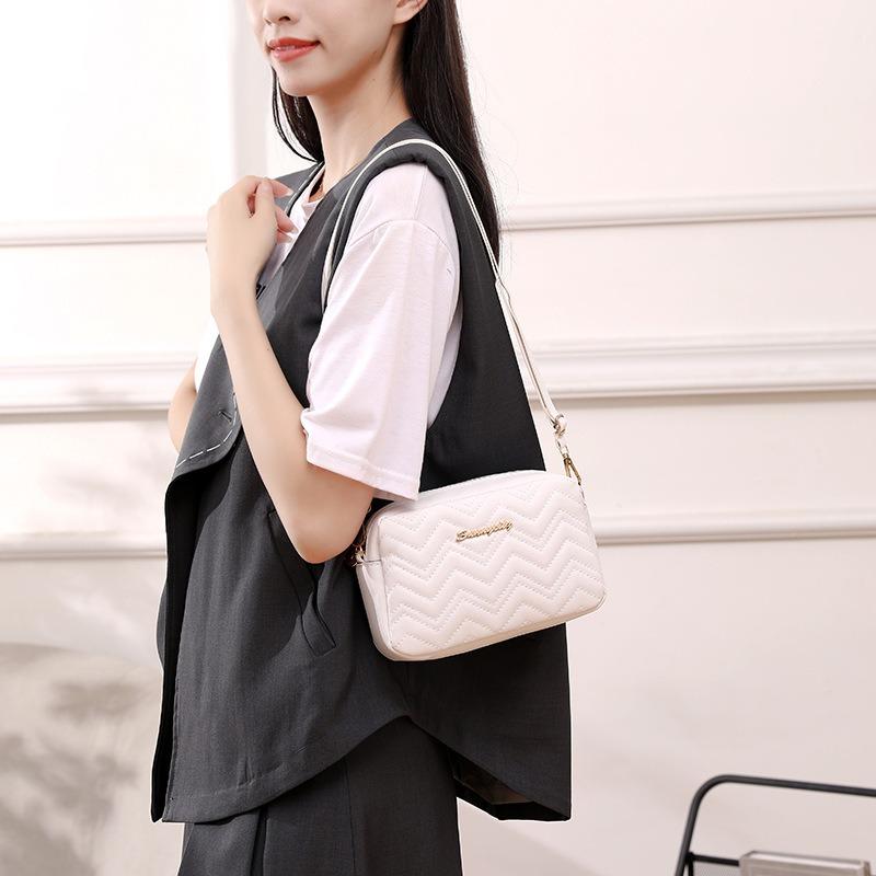 Trend small bag New fashion wave embroidered women's bag Casual small square bag One shoulder messenger bag Mobile phone bag