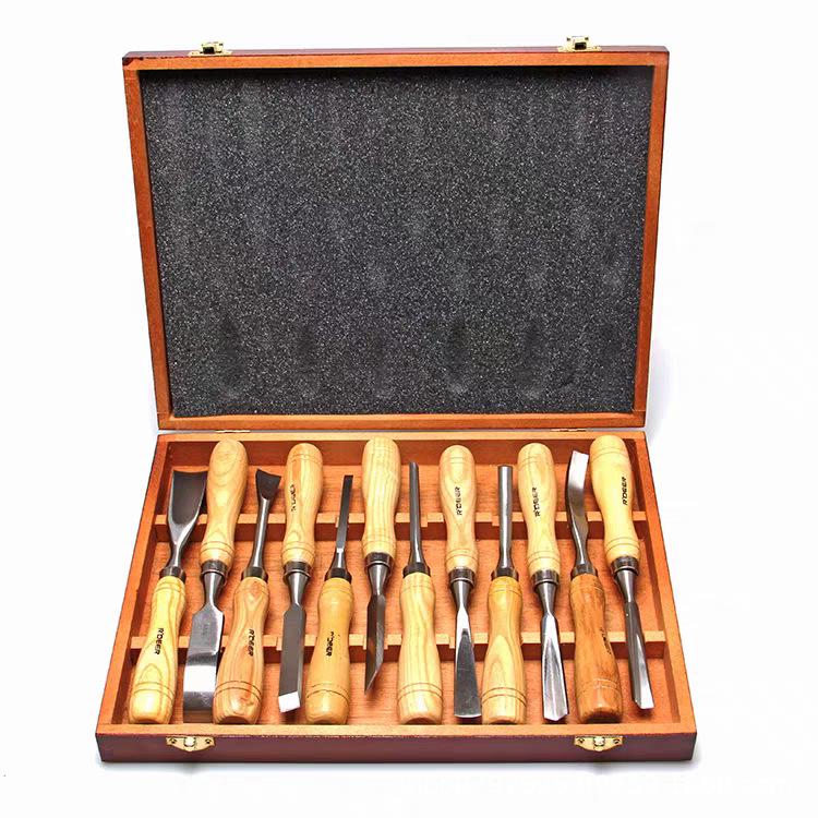 Jeu de 12 couteaux et ciseaux à bois Flying Deer