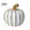 Oggetti di scena per esposizione di Halloween Decorazione zucca autunnale, Zucca decorativa bianca e oro per il Ringraziamento, Zucche in resina Regalo festivo per casa Statuetta, Statue