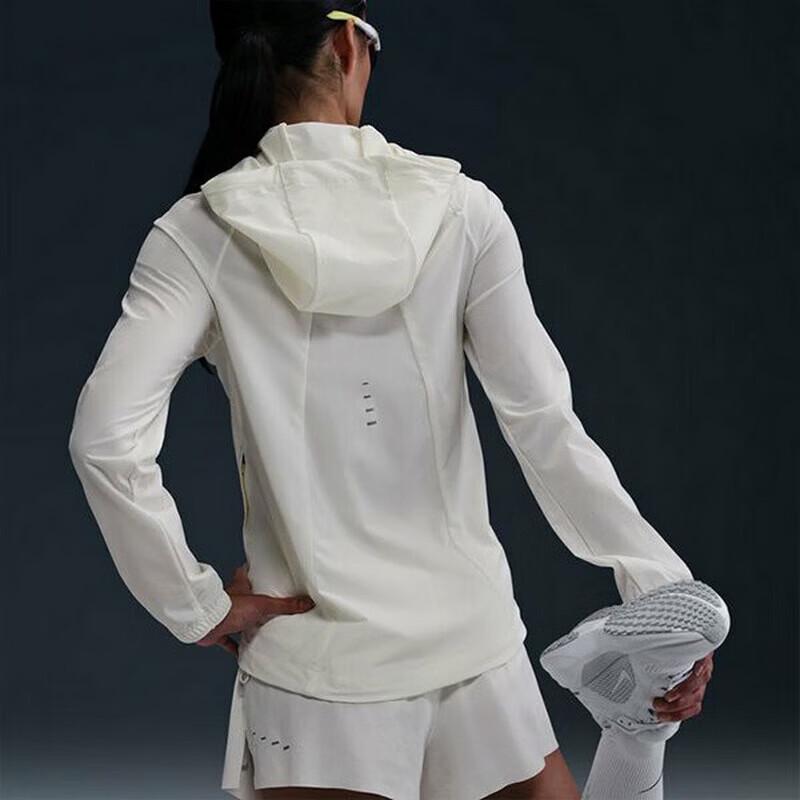 Nike Dámská tkaná ležérní bunda s kapucí HQ0651-133