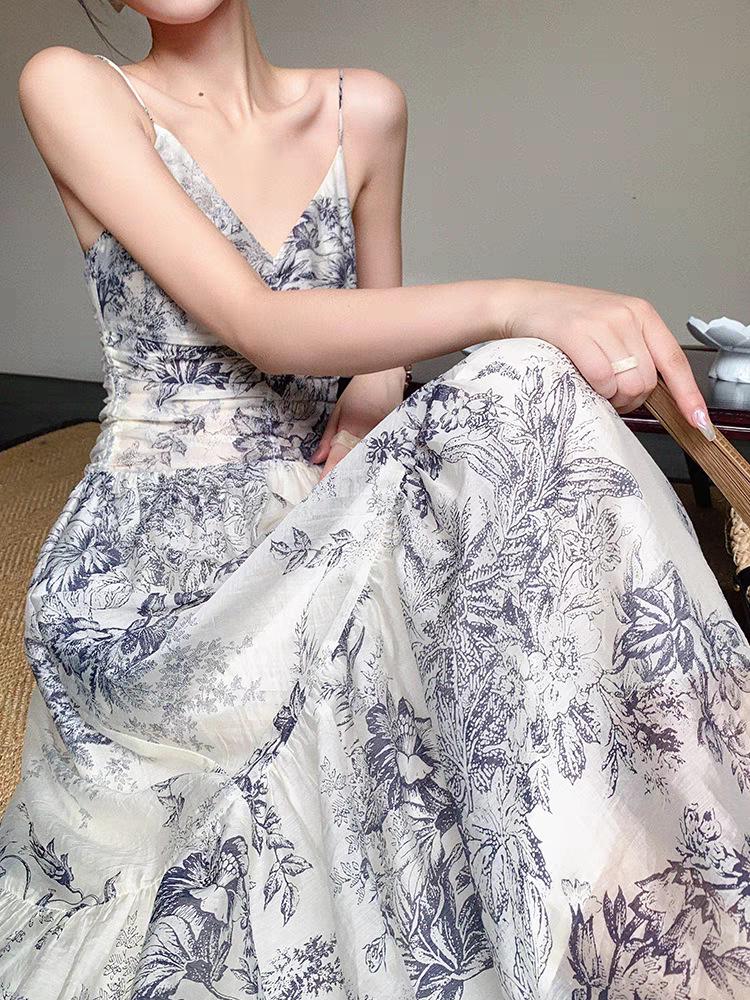 Women's Spaghetti Strap Ink Painting Dress, Waist-Cinched, Slimming Mid-Length, High-End Summer 2026 Trend