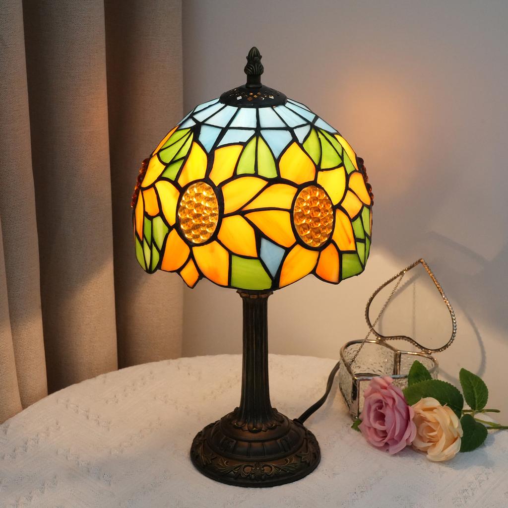 Pastoral style Lamp Stained Glass Table Lamp Sunflower Bedside Table Lamp for Bedroom Living Room Aesthetic Cute Home Decor Gift