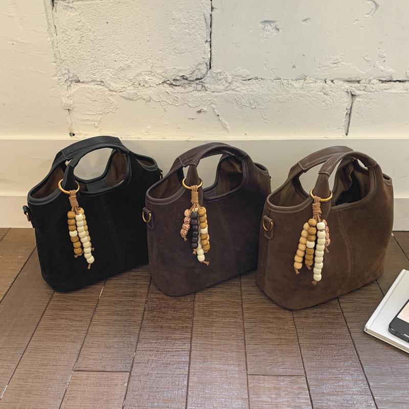 2026 Autumn & Winter Fashi New Faux Suede Shoulder Bags Hasp Large Capacity Commute Stylish Design Women's Tote Bags