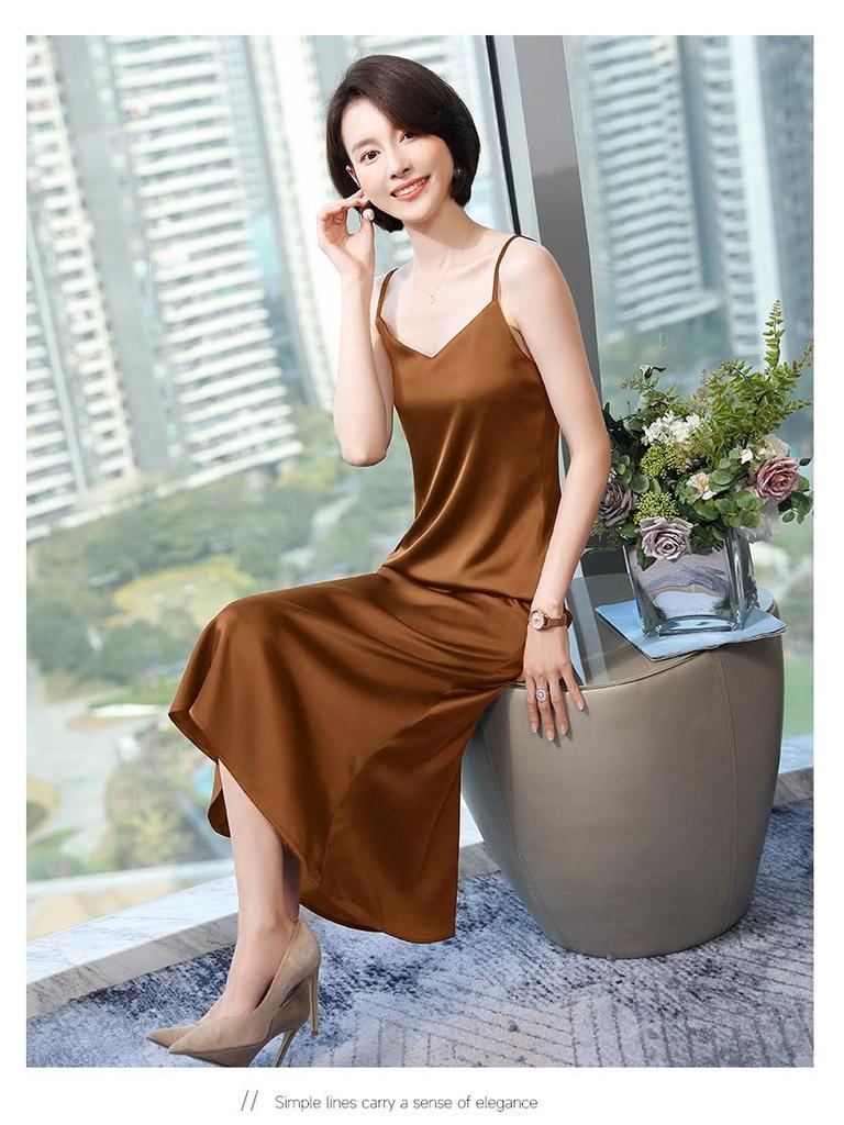 2026 Summer Slim-fit Satin Spaghetti Strap Maxi Dress