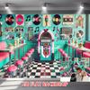 Bannière plate 2D, 1 pièce de décoration de fête sur le thème jukebox rétro, design rétro disques vinyles et cône de glace