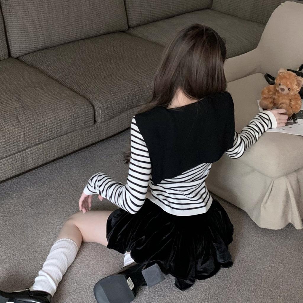 Black and white striped knitted sweater women's autumn new navy collar slim cardigan design sense niche pure desire long sleeves