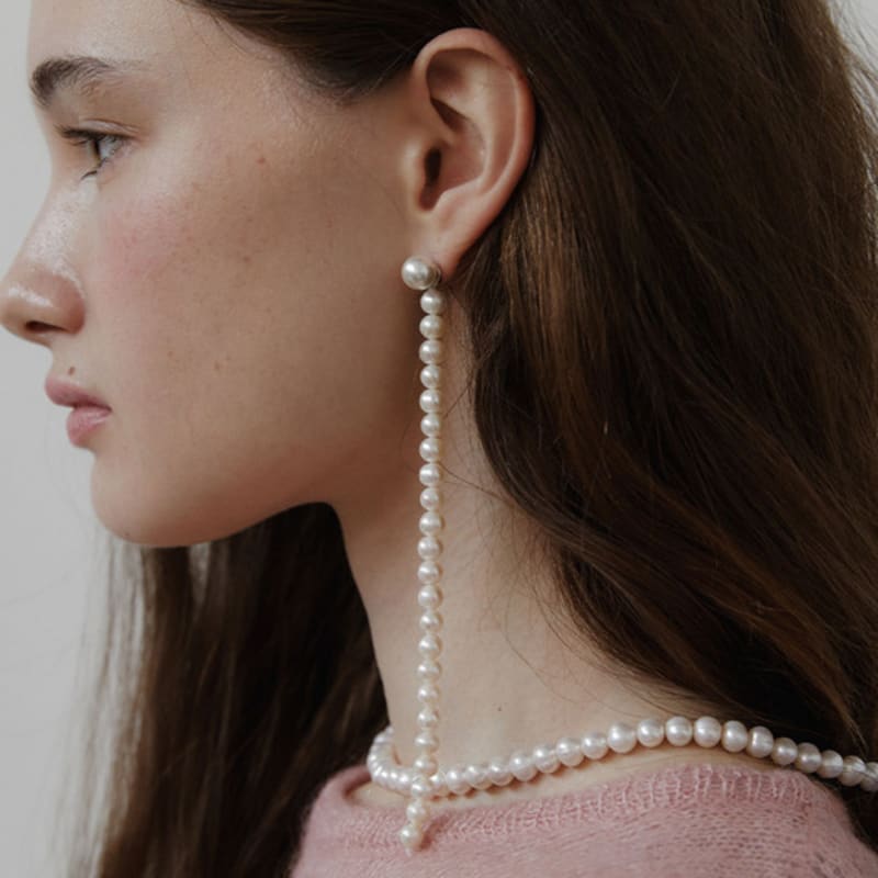 LOVE ME MONSTER Natural Pearl Unbal Earrings (L243MER010)