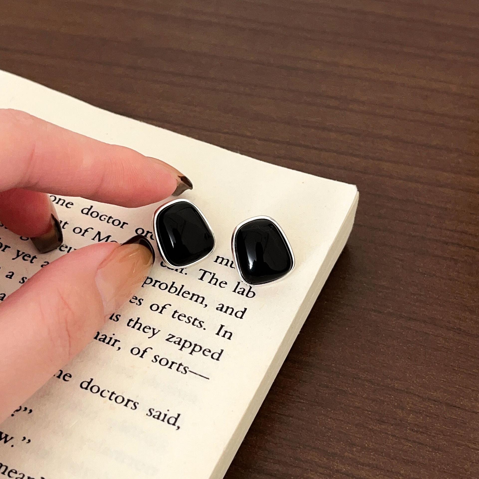 

Yinruitai Преувеличенные серьги-пусеты из стерлингового серебра 925 пробы черного цвета – Элегантный, уникальный дизайн высокого класса 925 silver