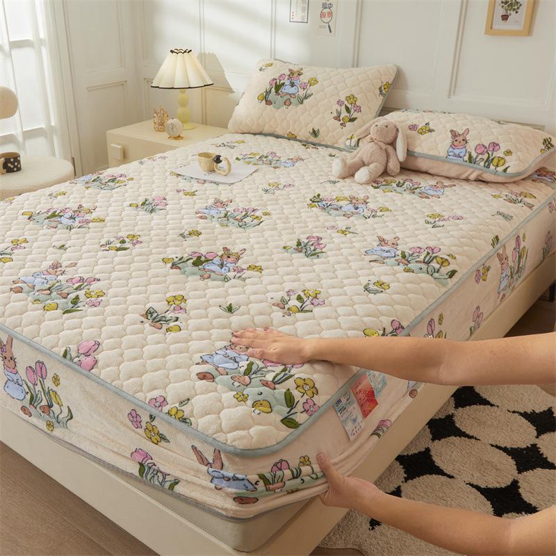 Mother-and-baby Milk Velvet Padded Bedspread with Cotton Padded Single and Double Simmons Bedspread Mattress Protective Cover