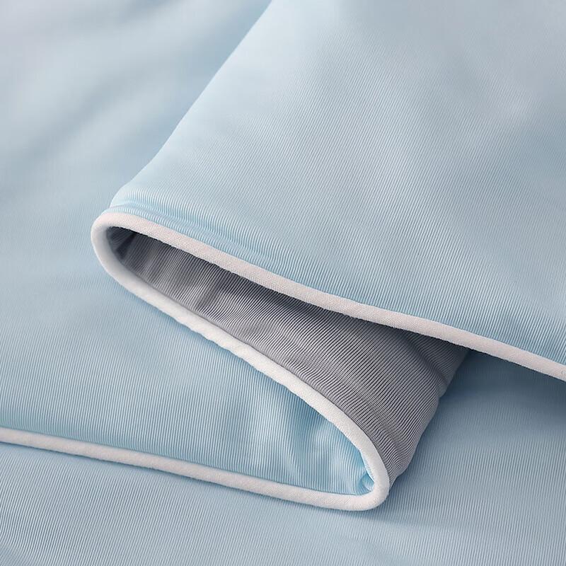 Beyond Kids Silky Cooling Summer Quilt