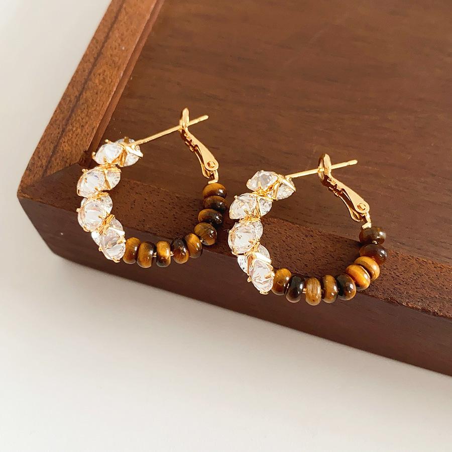 Silver Needle Geometric Tiger Eye Flower Earrings - Retro Style, Light Luxury, High-End Fashion Ear Studs