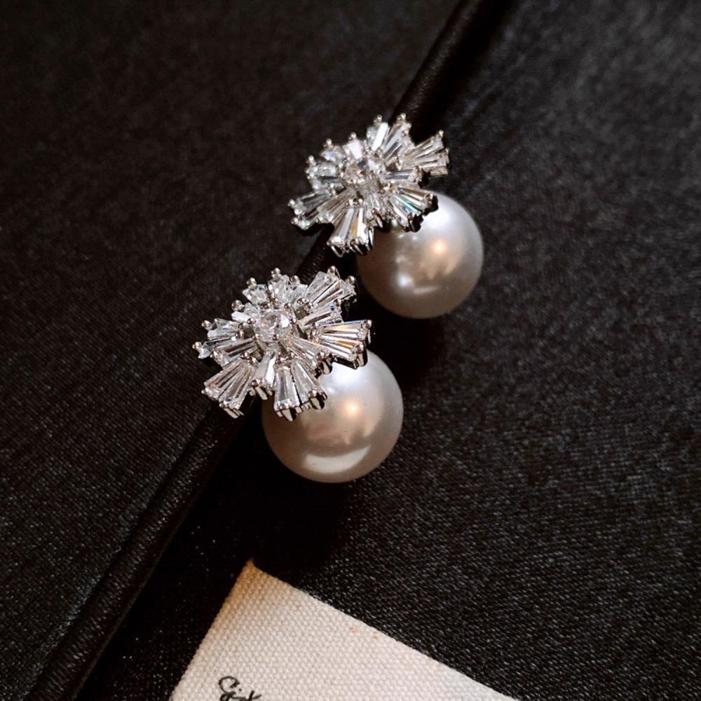 Light Luxury Crystal Snowflakes Earrings Rhinestone Zircon Dangle Earrings  New Year