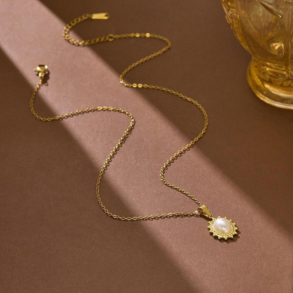 Elegant 18K Gold Sun Pearl Necklace - Women's Titanium Steel Clavicle Chain, European-American Fashion Style.