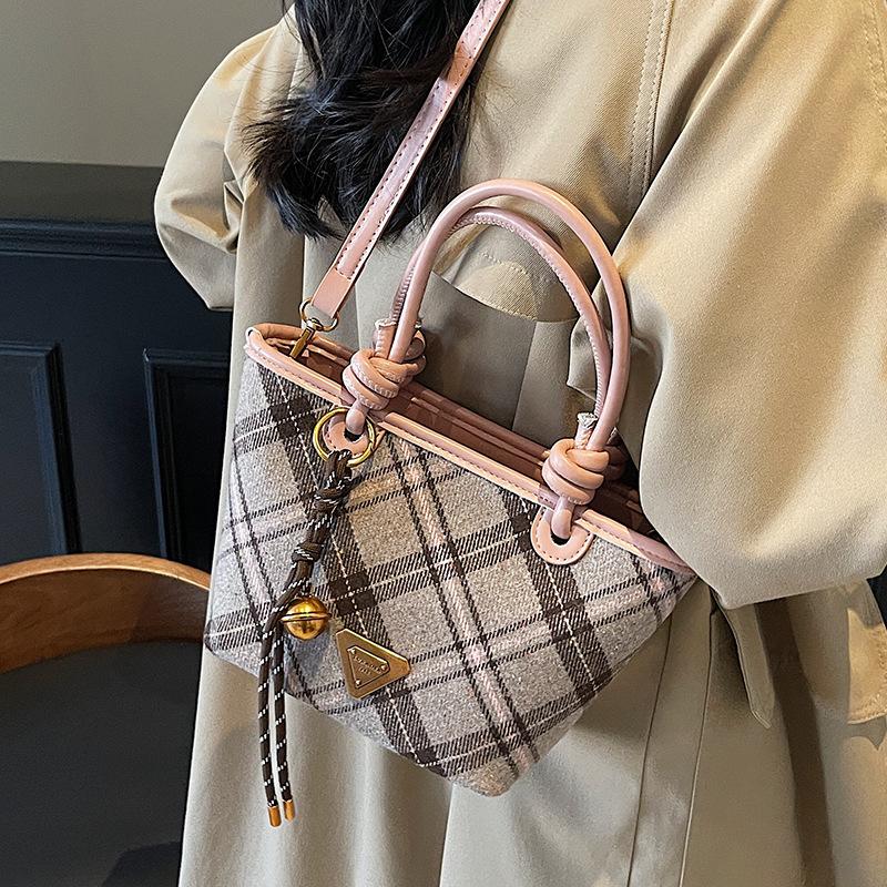 2025 New Design Niche Popular Contrast Color Plaid Portable Bucket Small Bag Women's Versatile Casual Foreign Style Messenger Bag